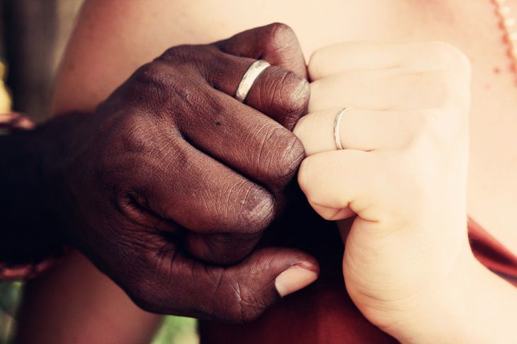 Ученые: ДНК влияет на отношения в браке