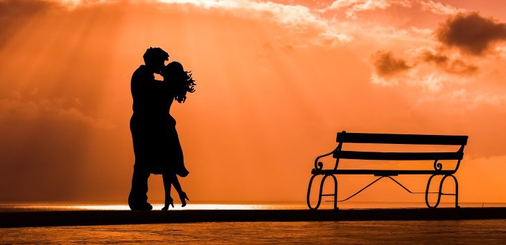 Психологи: как деньги влияют на романтические отношения