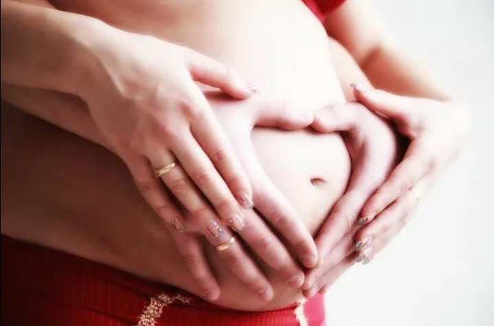 25-летняя женщина выносила и родила сразу семерых близнецов