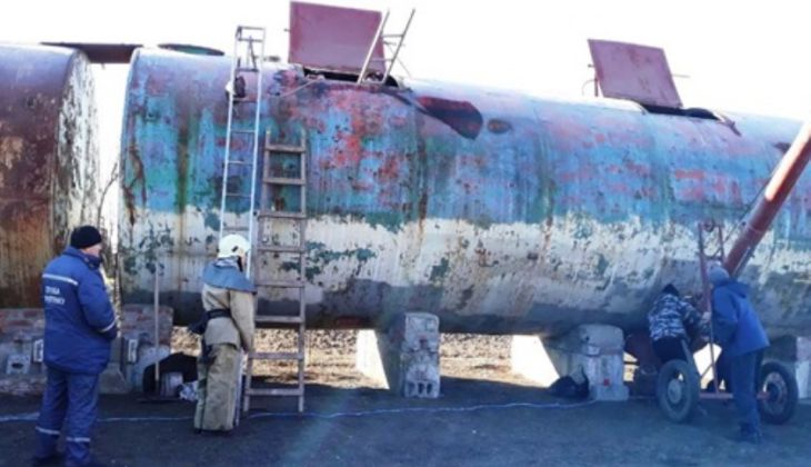 Пенсионерка едва не утонула в цистерне с семечками