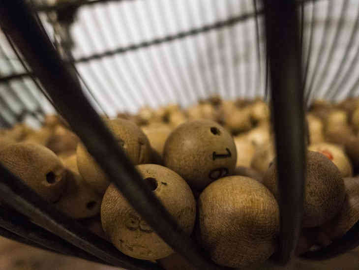 Женщина выиграла в лотерею миллион и от счастья на следующий день родила ребенка