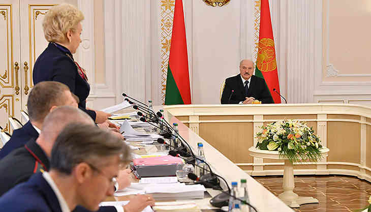 Новости сегодня: совещание у Лукашенко и средняя зарплата в Беларуси