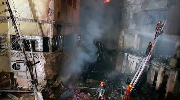 Пожар в Дакке: свыше 80 человек погибли, не менее 50 пострадали 
