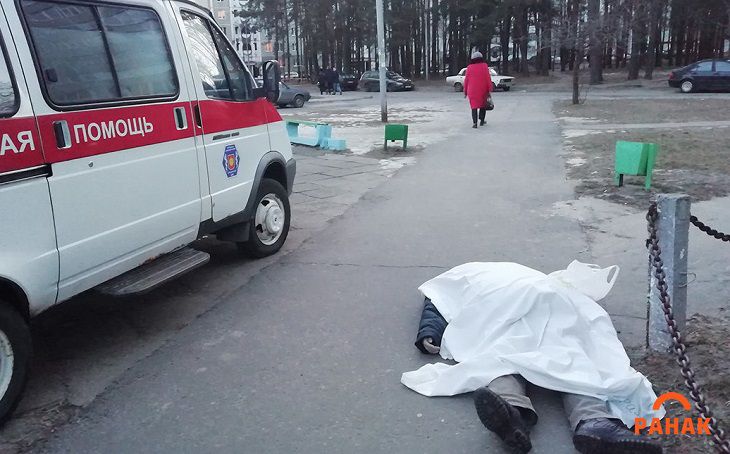 В Светлогорске неожиданно на улице умерли двое мужчин