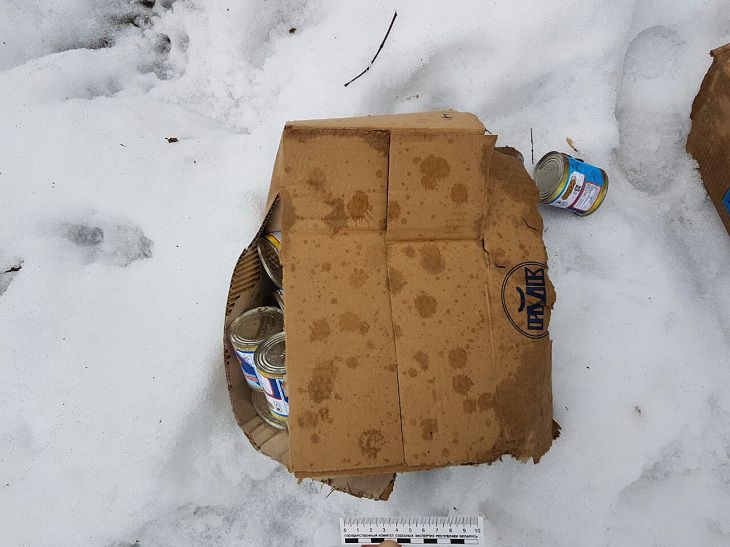 Два жителя Жлобина ночью тащили сгущенку со склада, но что-то пошло не так