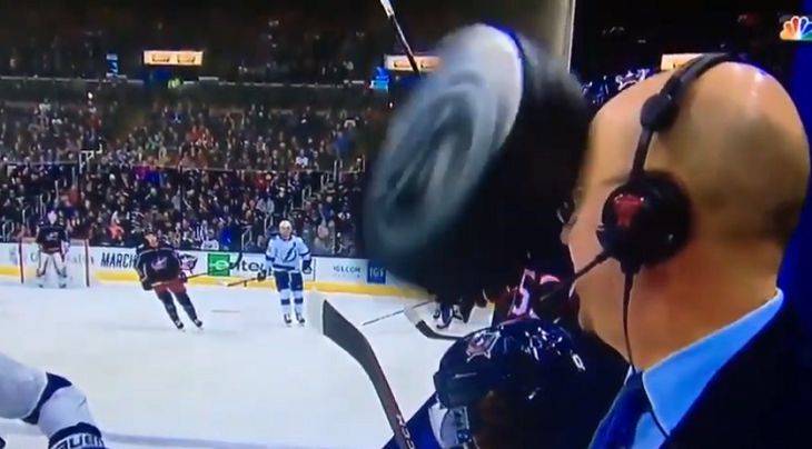 Шайба едва не убила комментатора