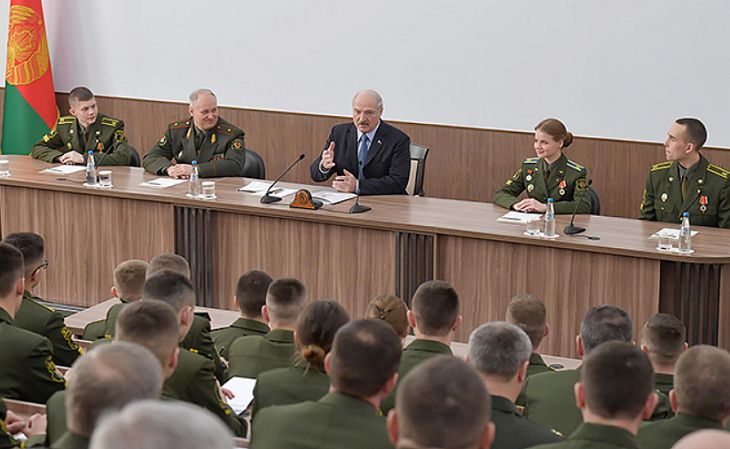 Лукашенко: в Венесуэле было допущено много ошибок и упущена экономика