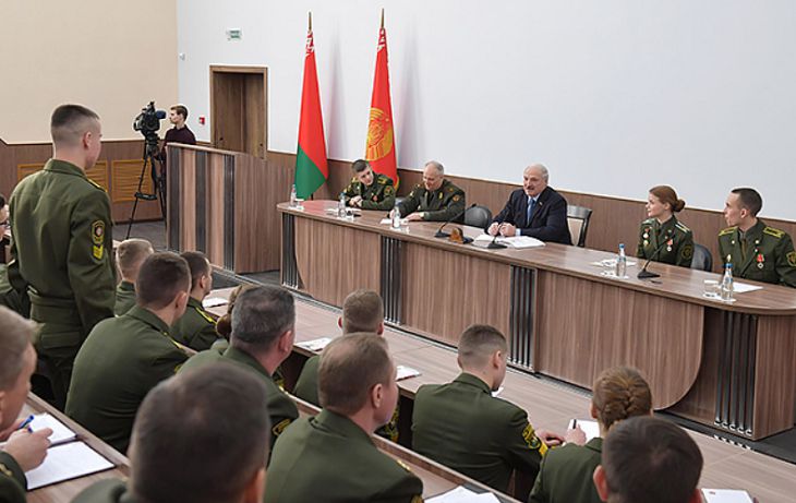 Лукашенко: я не могу сам себя наградить, даже если заслуживаю