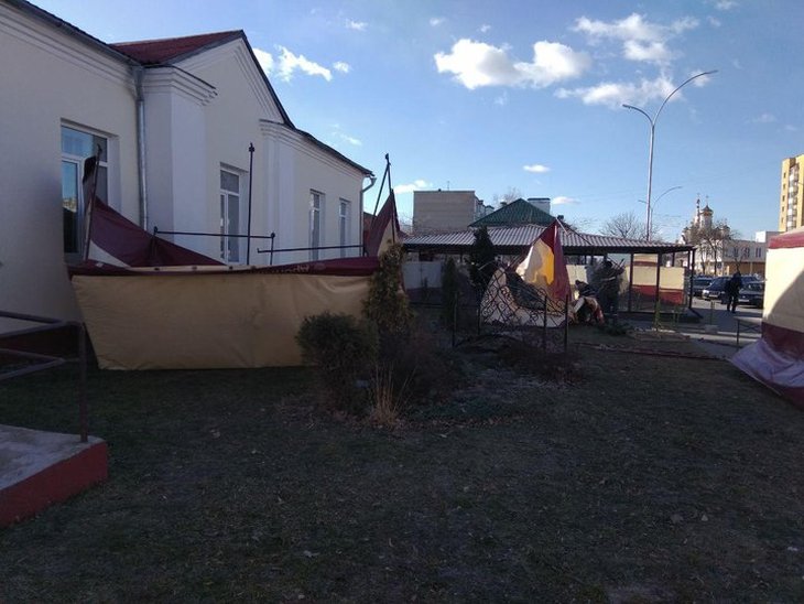 Ветер опрокинул торговые павильоны в Дрогичине