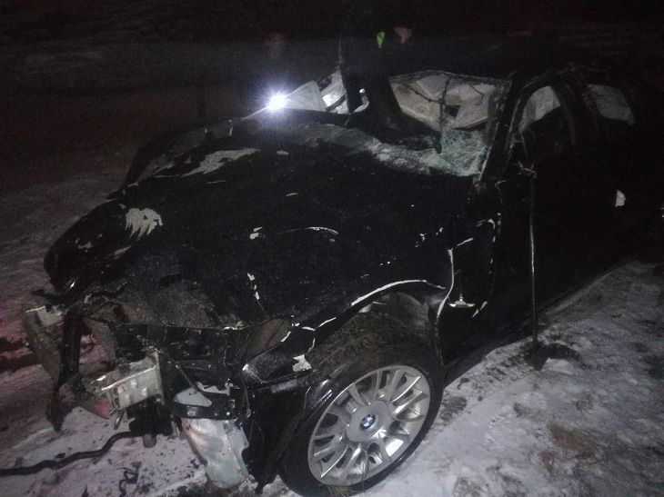 В Дубровенском районе опрокинулась легковушка: два человека в больнице