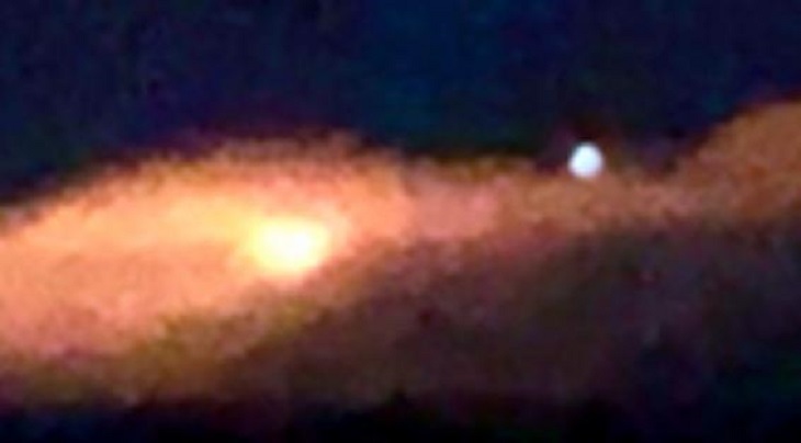 Светящийся НЛО был замечен на острове в Норвегии