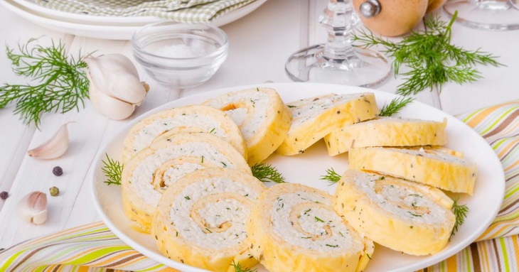 Рулет из плавленых сырков Рулет из плавленых сырков