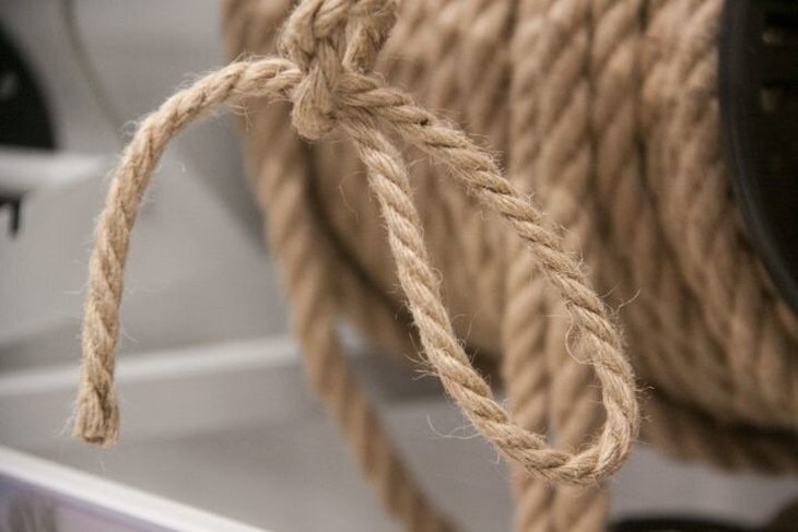 В Логойском районе грабитель избил и связал пенсионерку В Логойском районе грабитель избил и связал пенсионерку