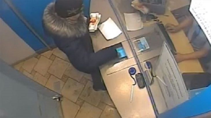 Конфуз в банке. В Витебске женщине выдали в 2 раза больше денег Конфуз в банке. В Витебске женщине выдали в 2 раза больше денег