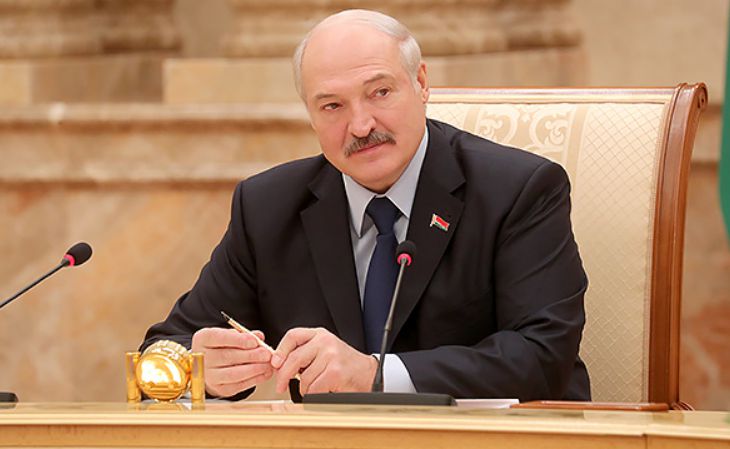 Лукашенко наградил специалистов за новый мост через Припять и мехкомбинат в Витебске
