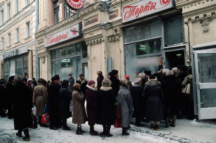 Очереди в СССР: как и почему это было