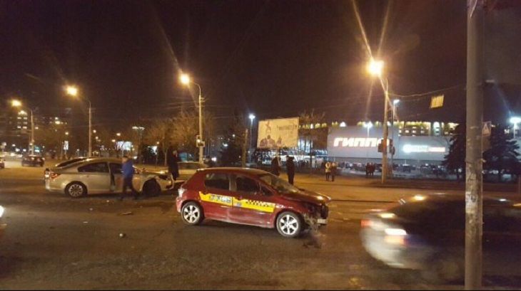 Тройное ДТП в Минске: пострадал светофор