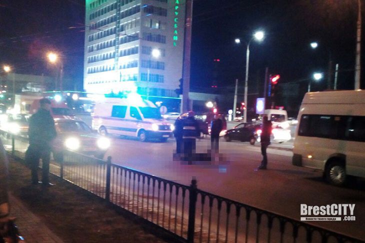 В Бресте маршрутка насмерть сбила ребенка В Бресте маршрутка насмерть сбила ребенка