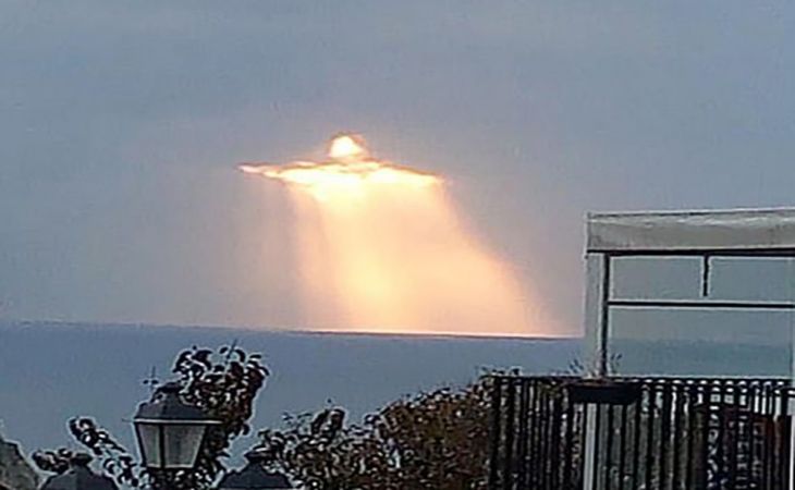 В небе на юге Италии появился солнечный образ Христа