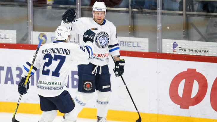 Российский нападающий минского «Динамо» рассказал о бегающих по пляжу в Майами геях Российский нападающий минского «Динамо» рассказал о бегающих по пляжу в Майами геях