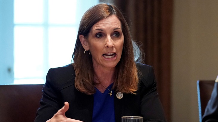 Сенатор США заявила, что ее изнасиловал старший офицер ВВС