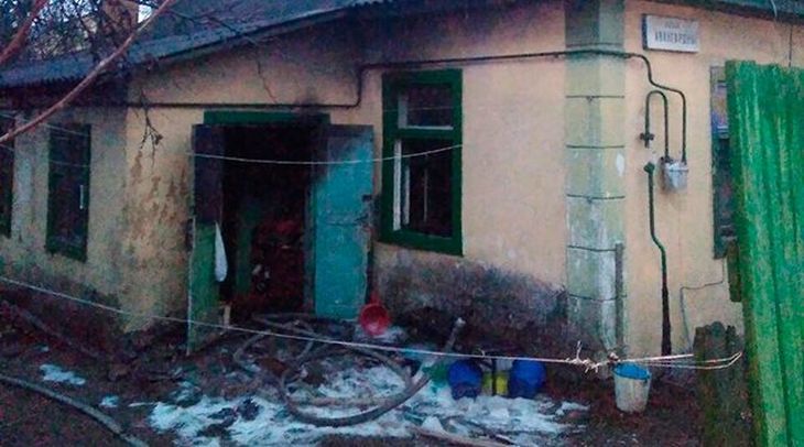 В Минске при пожаре в частном доме спасены мать и дочь