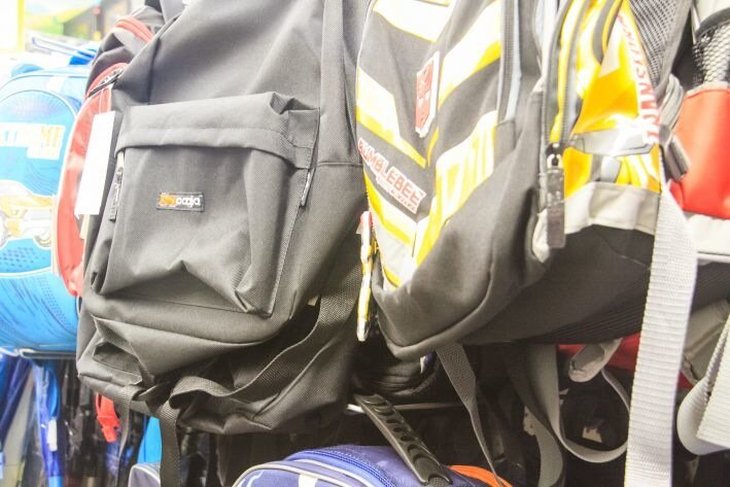 Россиянин украл школьный рюкзак в Гродно, его высылают Россиянин украл школьный рюкзак в Гродно, его высылают