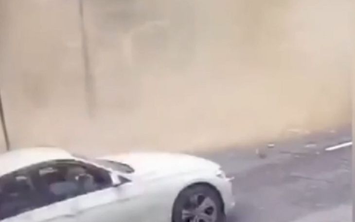 Чудо спасло. Как мужчина уберегся от рухнувшей стены 