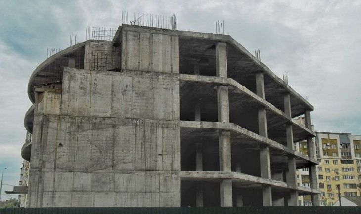 В Беларуси планируют изымать долгострои