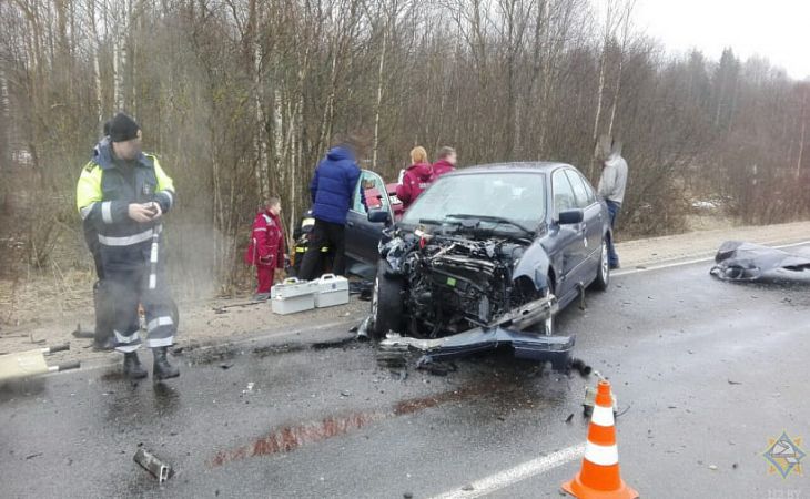 В Вилейском районе спасатели извлекли пострадавшего водителя из покореженной Toyota