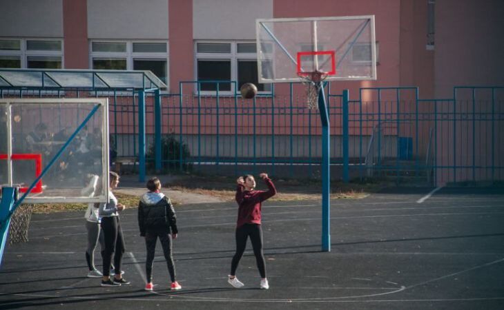 Учителю физкультуры грозит срок за изнасилование школьницы в спортзале