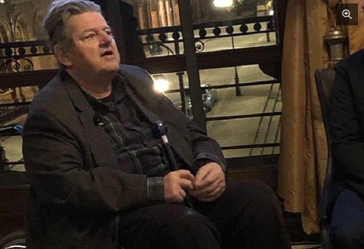 Актер из фильмов о Гарри Поттере оказался в инвалидной коляске Актер из фильмов о Гарри Поттере оказался в инвалидной коляске