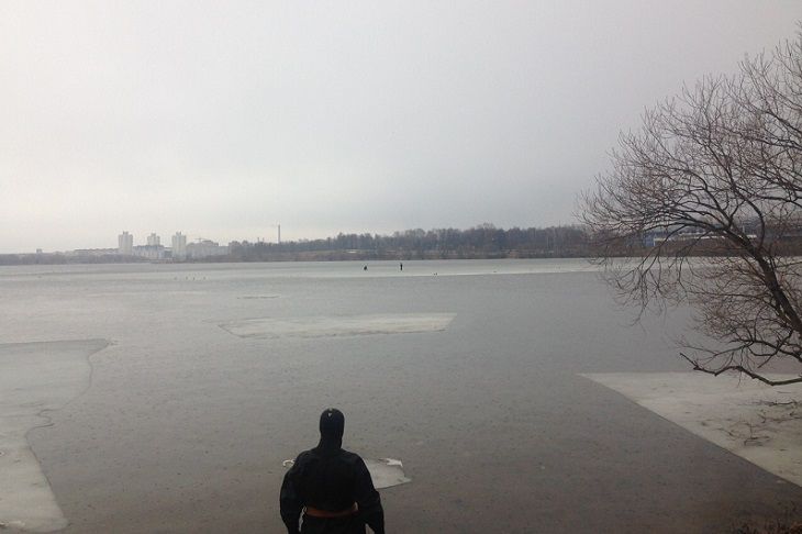В Минске рыбаки уплыли на льдине. Вызывали МЧС