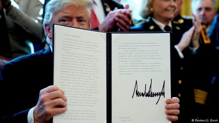 Трамп впервые наложил вето на решение Конгресса Трамп впервые наложил вето на решение Конгресса