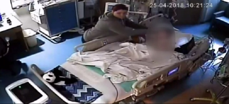 Многодетная мать травила пятилетнего сына своей кровью Многодетная мать травила пятилетнего сына своей кровью