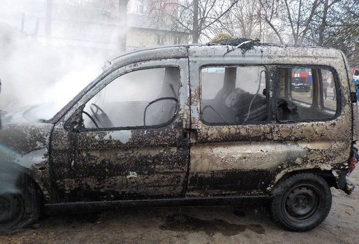 В Бобруйске в гараже загорелся Peugeot 