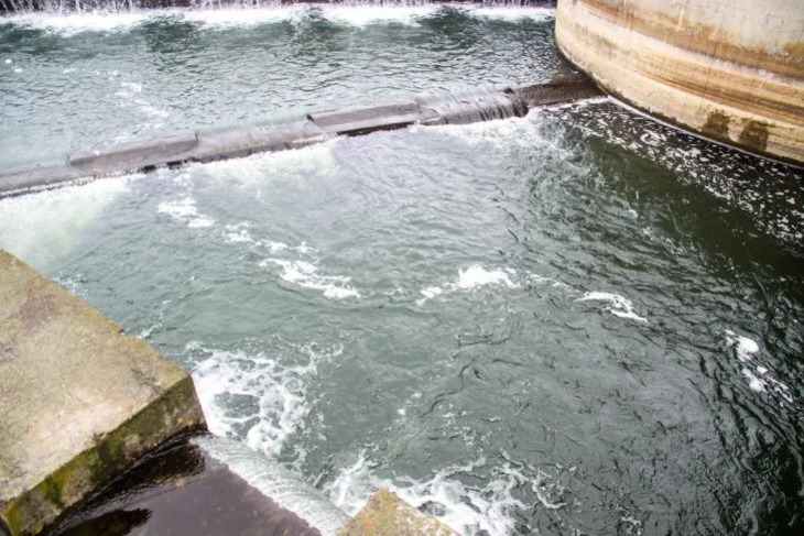 Поиски прыгнувшего с Пушкинского моста в Днепр могилевчанина приостановлены Поиски прыгнувшего с Пушкинского моста в Днепр могилевчанина приостановлены