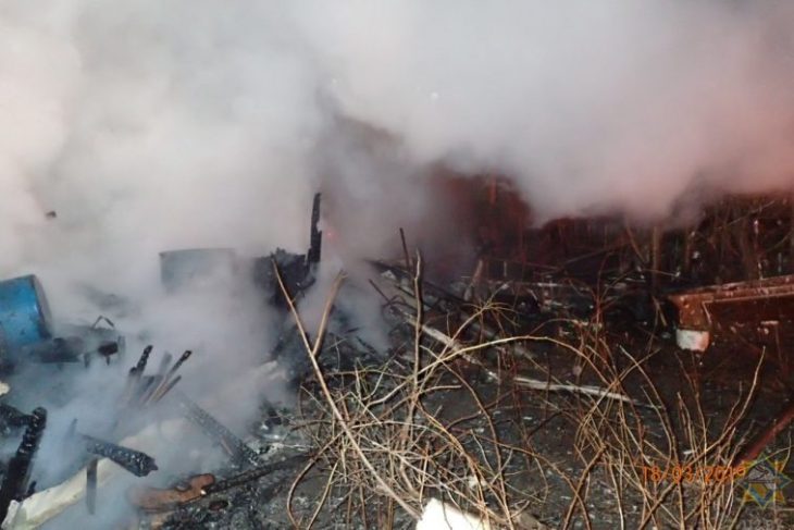 На пожаре в Гомельском районе погибла 80-летняя пенсионерка На пожаре в Гомельском районе погибла 80-летняя пенсионерка