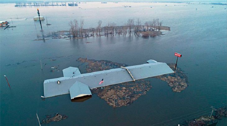 Небывалые наводнения в США: несколько штатов терпят бедствие 