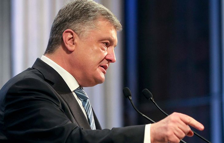 «Кремлю нужна украинская кровь»: Порошенко обвинил Россию в протестах националистов на Украине