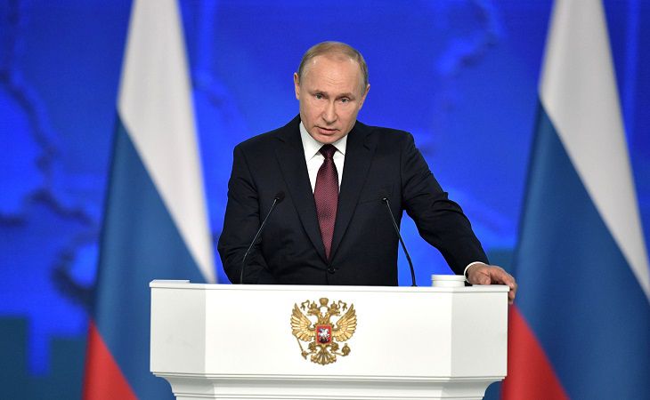 Путин подписал законы о наказании за фейки и оскорбление власти Путин подписал законы о наказании за фейки и оскорбление власти
