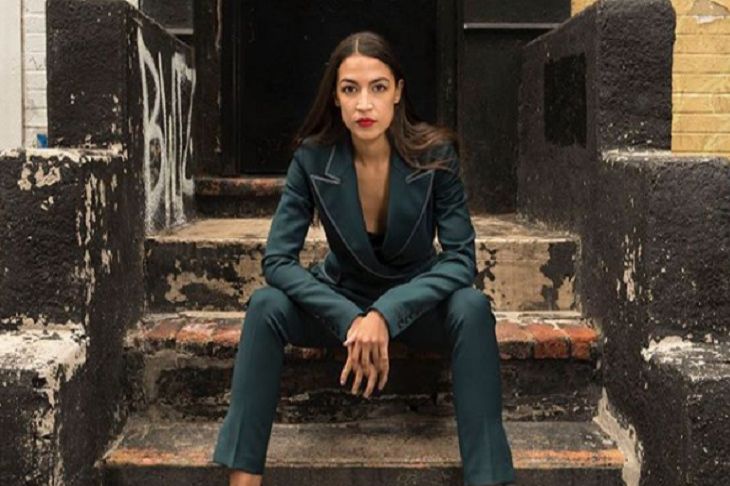 Американскую конгрессвумен раскритиковали за то, что она хорошо танцует Американскую конгрессвумен раскритиковали за то, что она хорошо танцует