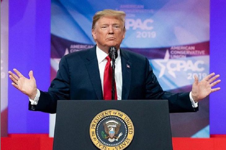 Трамп назвал директора Apple Тима Кука Тимом Эпплом Трамп назвал директора Apple Тима Кука Тимом Эпплом