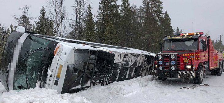 Автобус с туристами попал в аварию в Швеции
