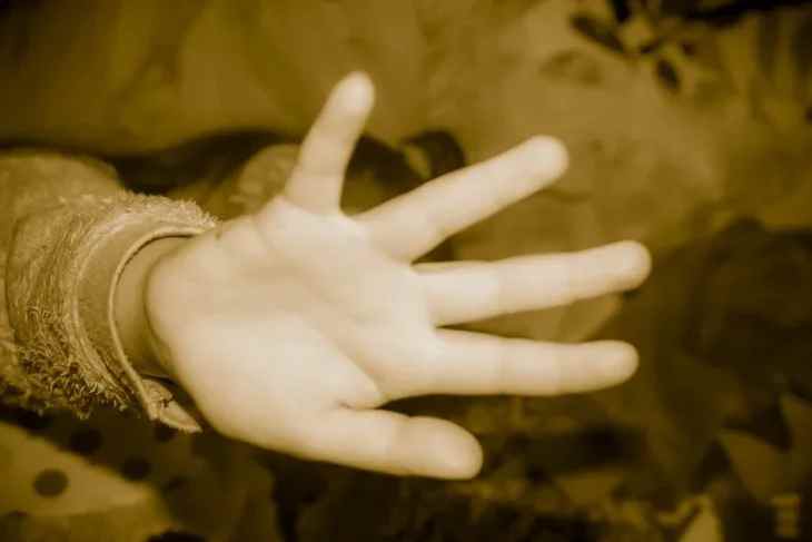 Ревнивая мать утопила трехлетнюю дочь, подозревая мужа в измене