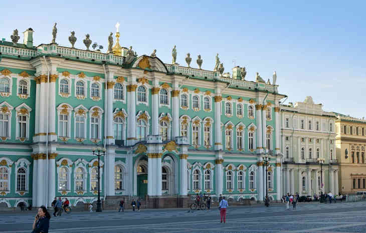 Эрмитаж и Исаакиевский собор в Санкт-Петербурге эвакуировали из-за ложных сообщений о минировании