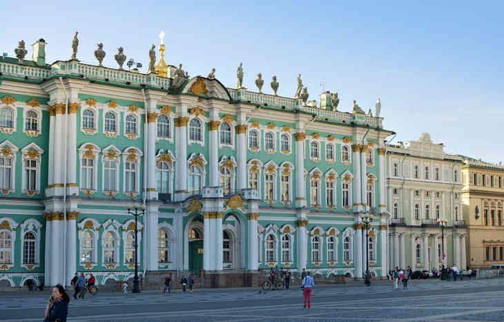 Эрмитаж и Исаакиевский собор в Санкт-Петербурге эвакуировали из-за ложных сообщений о минировании