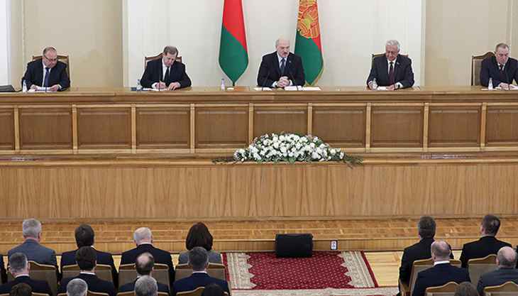 Лукашенко: в Орше мы потеряли почти половину правительства