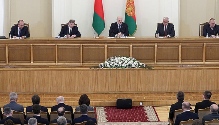 Лукашенко о работе в предвыборные годы: Людей обижать нельзя