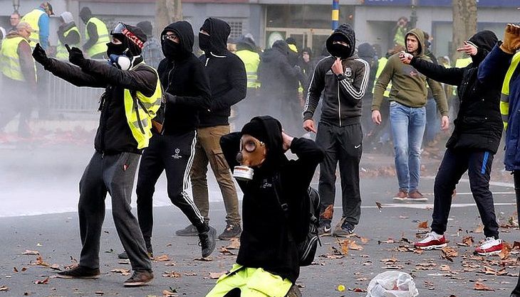 В Бельгии «желтые жилеты» напали на дом экс-премьера